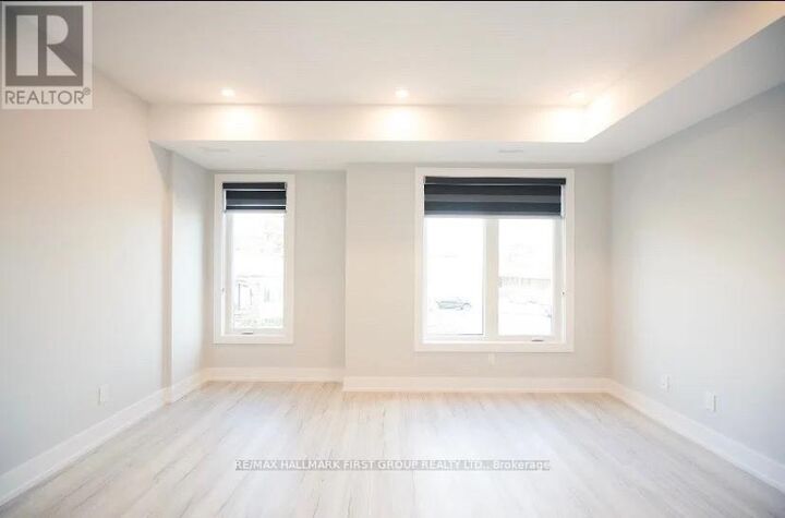 Property Photo:  180 Prince Street West 1  ON L1G 4E6 