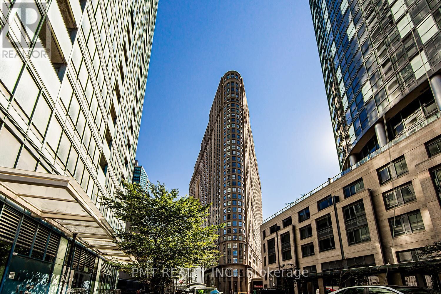 Property Photo:  25 The Esplanade 2611  ON M5E 1W5 