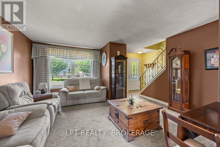 Property Photo:  994 Uxbridge Crescent  ON K7M 8K7 