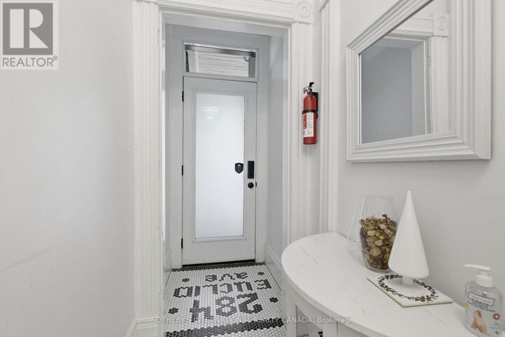 Property Photo:  284 Euclid Avenue Main  ON M6J 2K2 