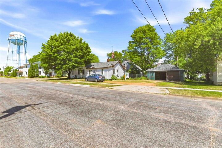 Property Photo:  1010 Washington Street  WI 54494 