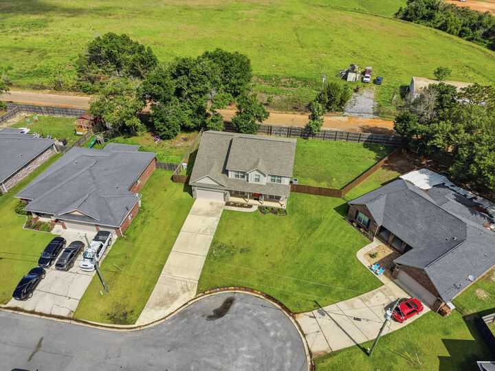 Property Photo:  8566 Holley Hills Circle  FL 32566 