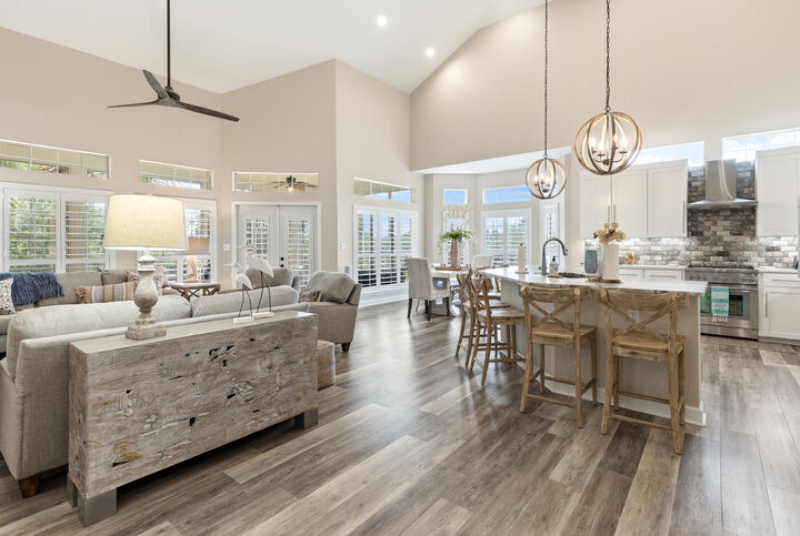 Property Photo: 5303 Tivoli Drive 5303 FL 32550