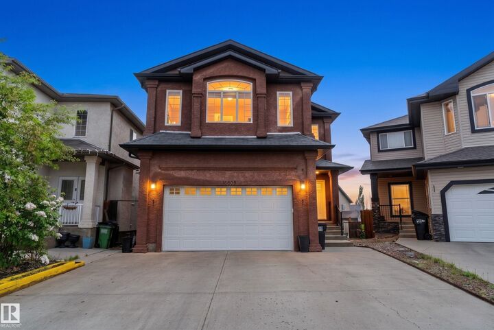 Photo de la propriété:  16609 58A Street NW  AB T5Y 0J3 