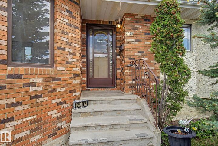 Property Photo:  2907 49 Street NW  AB T6L 6B7 