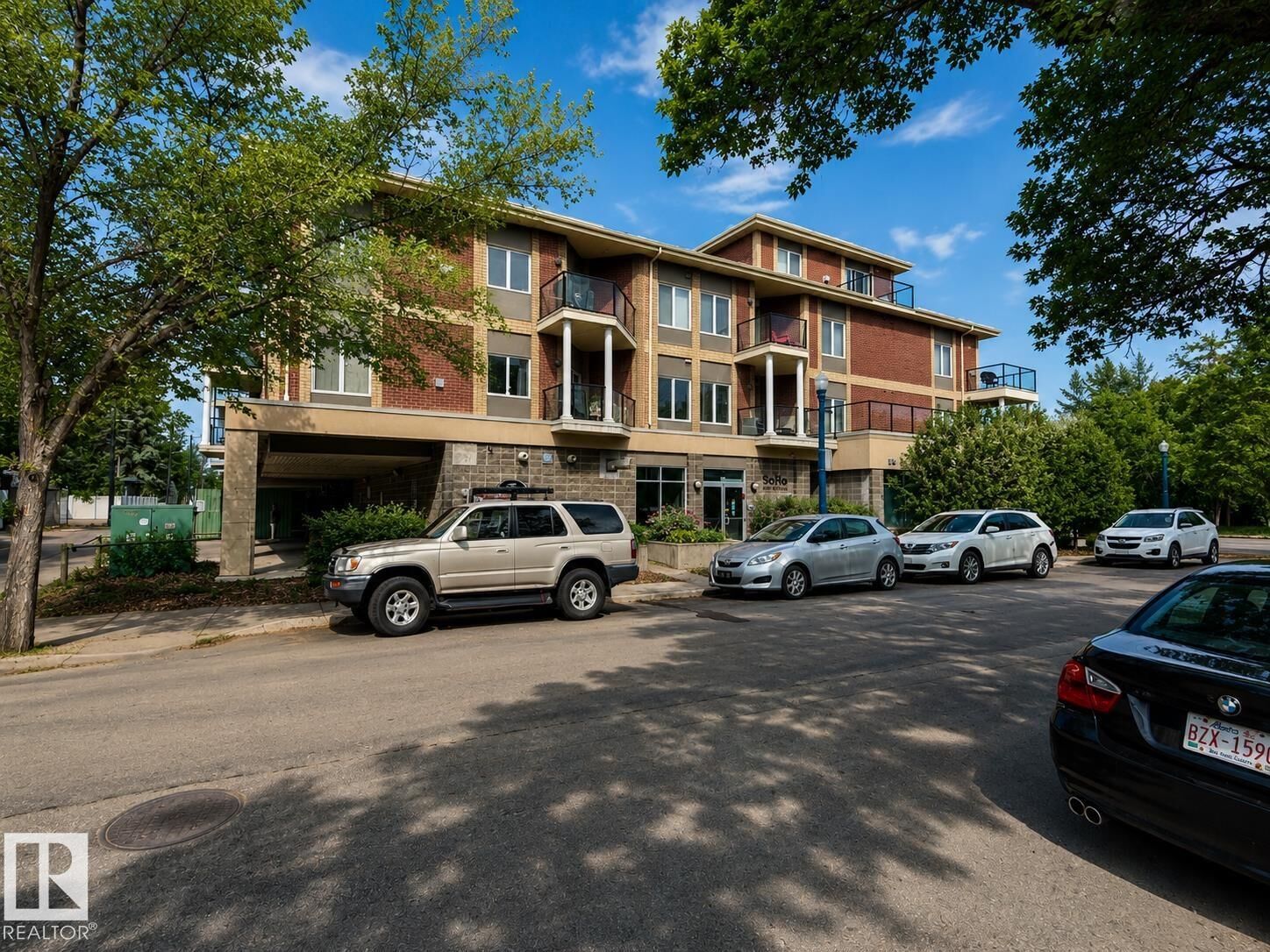 Property Photo:  9750 94 Street NW 405  AB T6C 2E3 