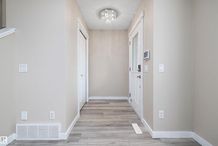 Property Photo:  2914 18A Avenue NW  AB T6T 0N7 
