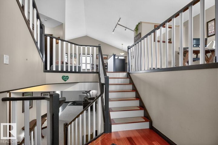 Photo de la propriété: 3211 47 Street AB T4X 0B7