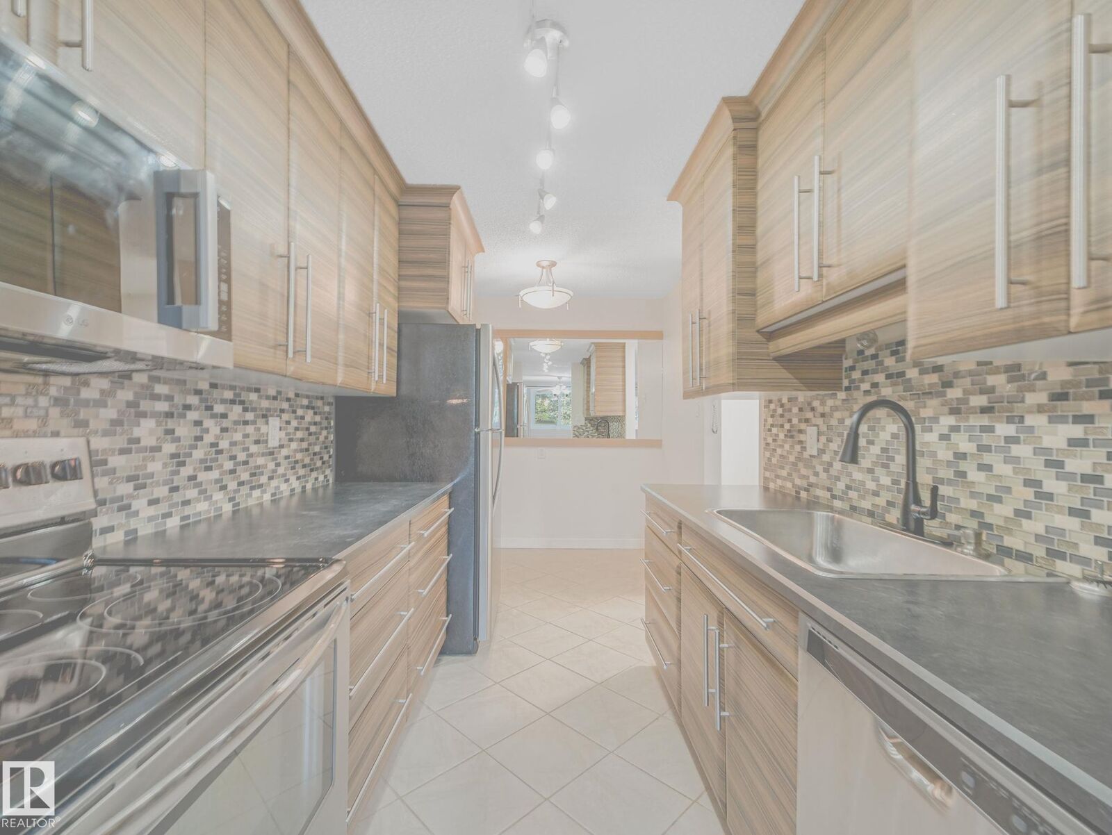 Photo de la propriété:  2303 119 Street NW 202  AB T6J 4E2 