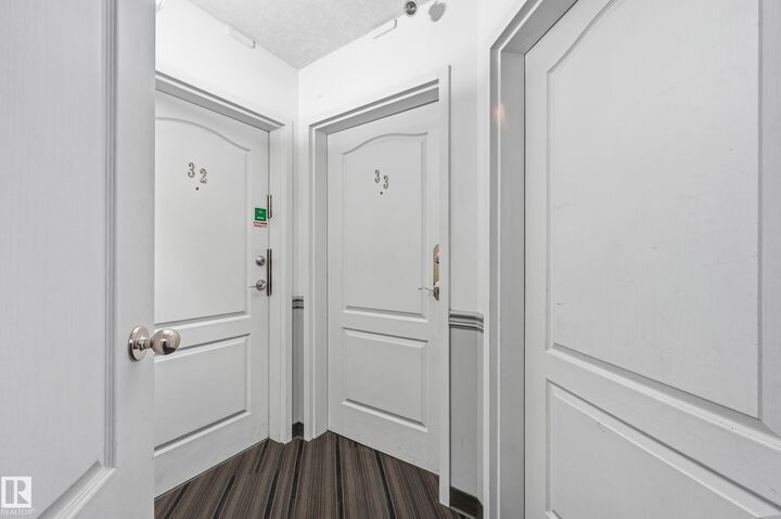 Property Photo:  9914 80 Avenue NW 33  AB T6E 6L6 