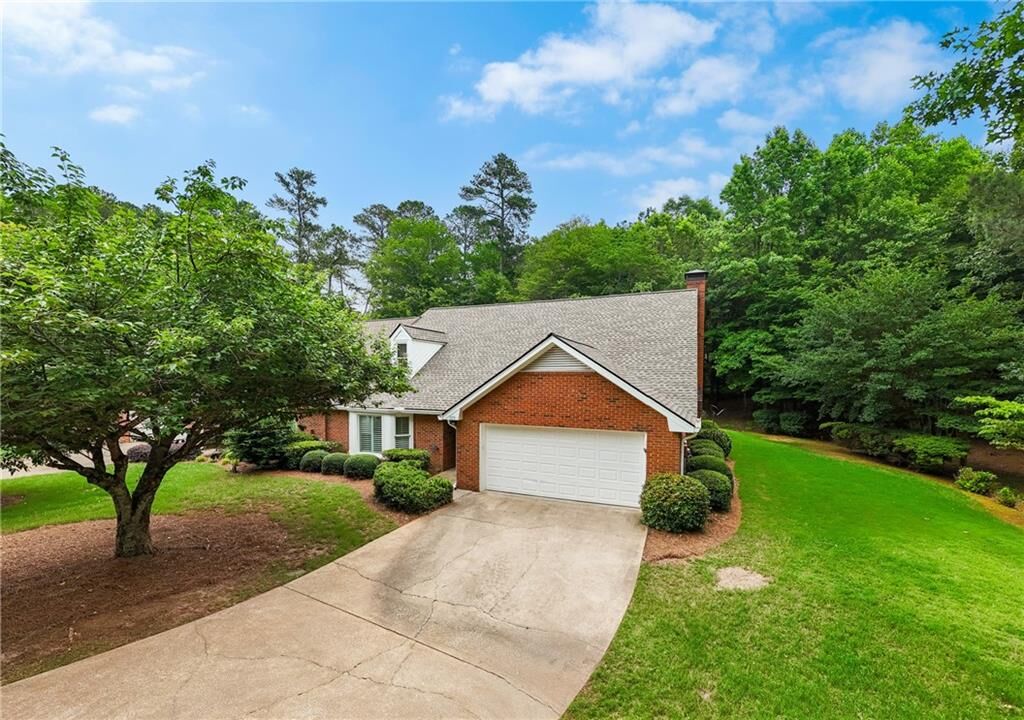 Property Photo:  300 Brickleberry Drive  GA 30075 