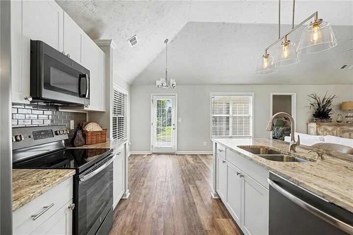Property Photo:  1545 Quail Point Run  GA 30548 