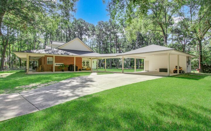 Property Photo: 5423 Country Court TX 77354