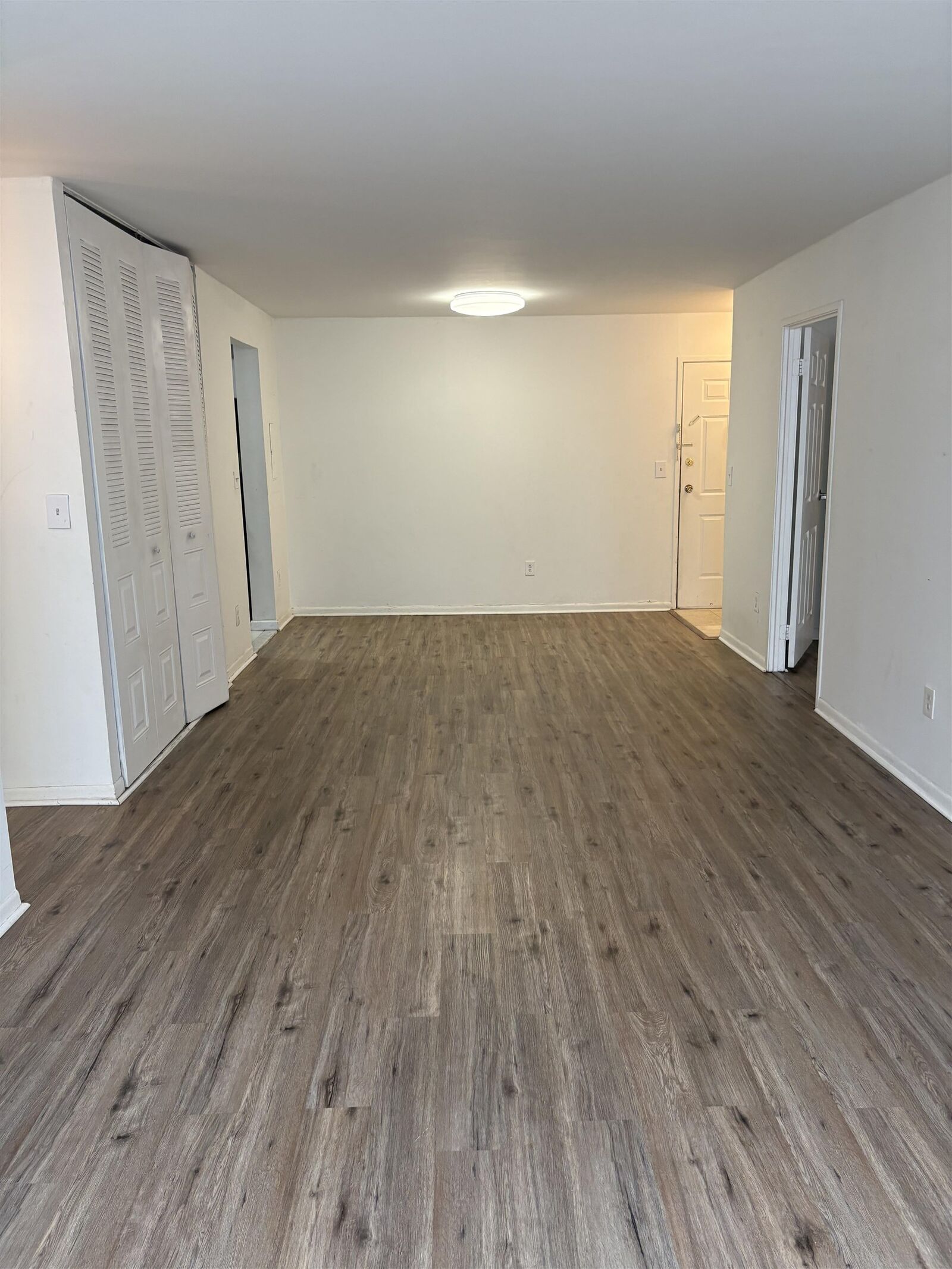 Property Photo: 9019 Wall St 4G NJ 07047