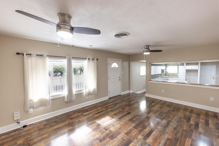 Property Photo:  1155 S 10th Street  TX 79364 