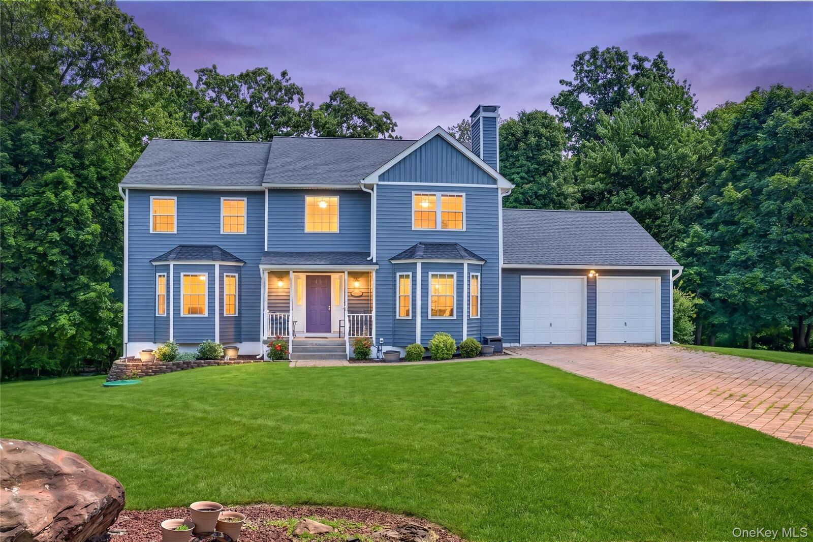 Property Photo:  22 Hampton Place  NY 12518 