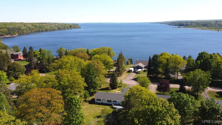 Property Photo:  23224 Chippewa Trail  MI 49922 