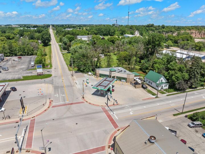 Property Photo: 600 N Main St WI 54110