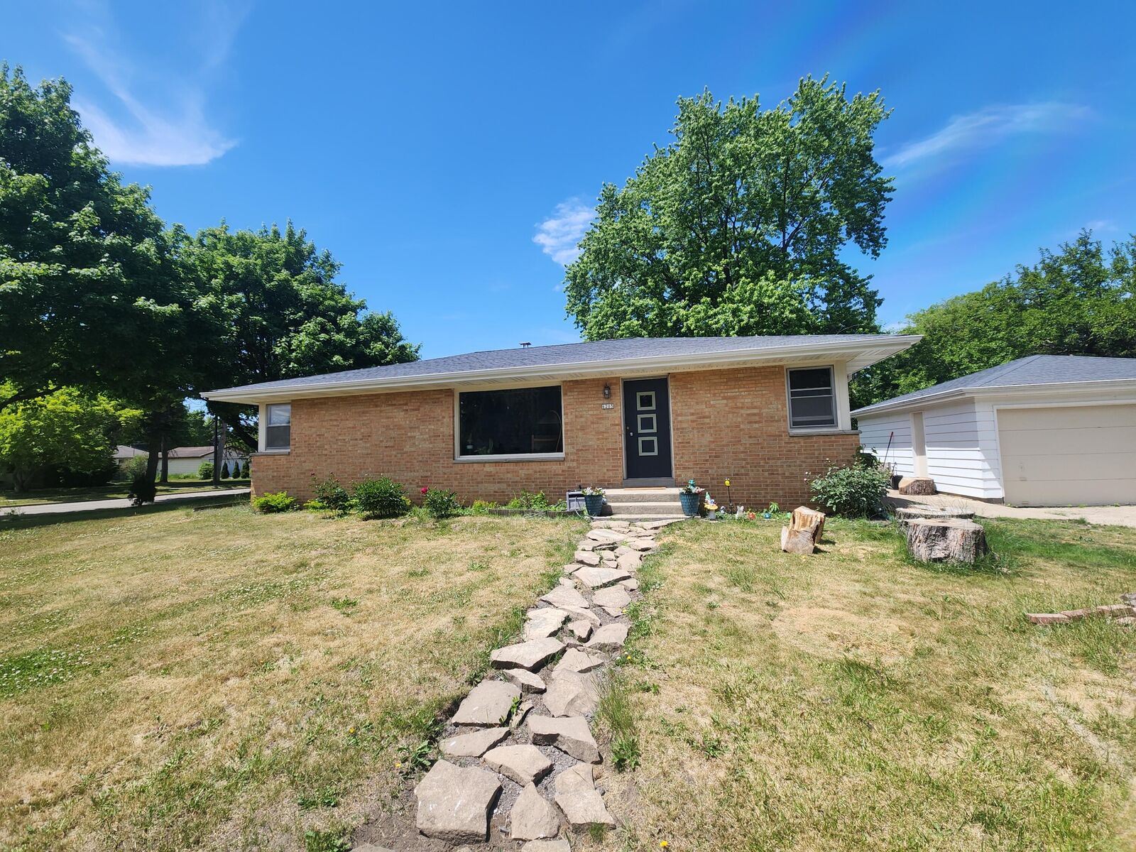 Property Photo: 6205 N Garden Grove Ln WI 53209
