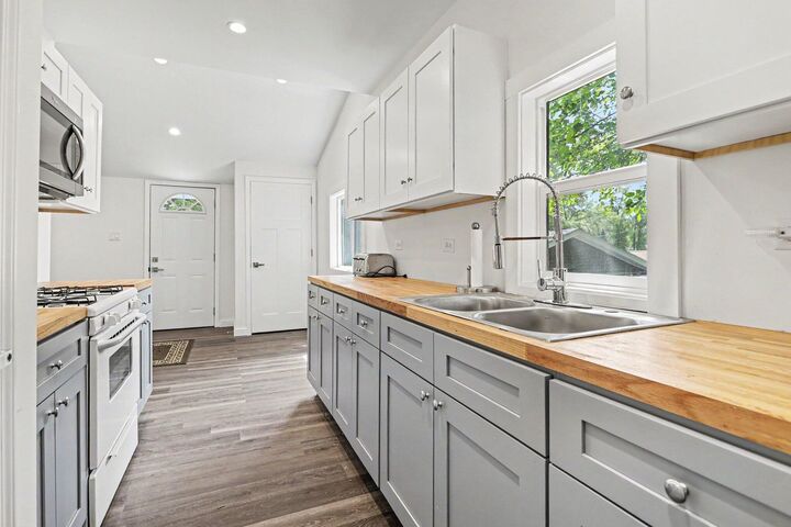 Property Photo:  93402 Lee Street  MI 49047 