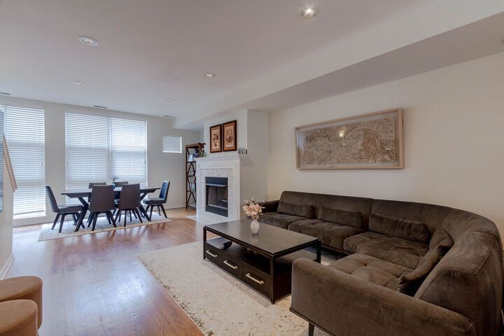 Property Photo:  6957 N Western Avenue F  IL 60645 