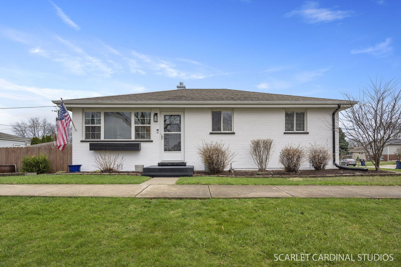 Property Photo: 617 E Berkshire Avenue IL 60148