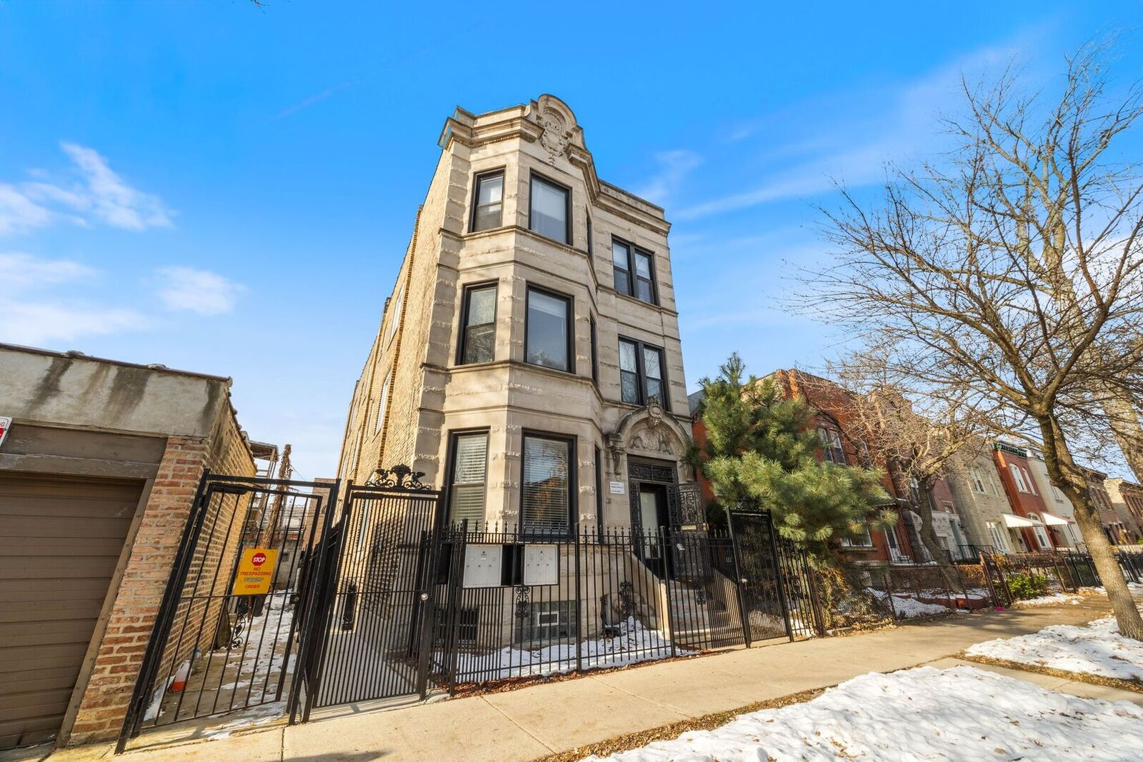 Property Photo:  928 S Claremont Avenue 2F  IL 60612 