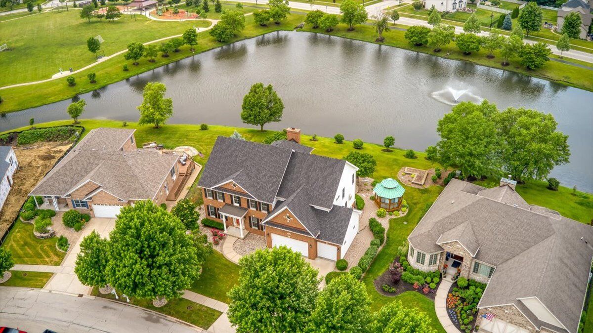 Property Photo: 21250 S Redwood Lane IL 60404