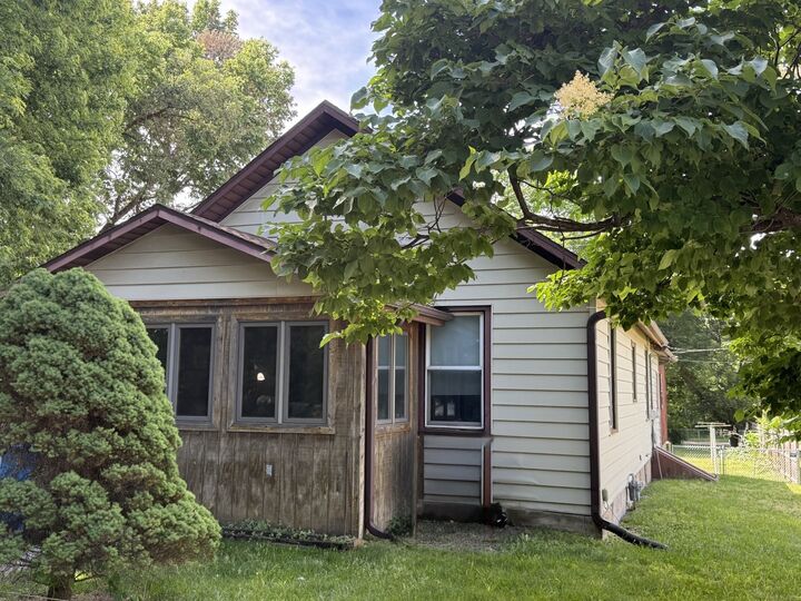 Property Photo: 1223 St Paul Street IL 61322
