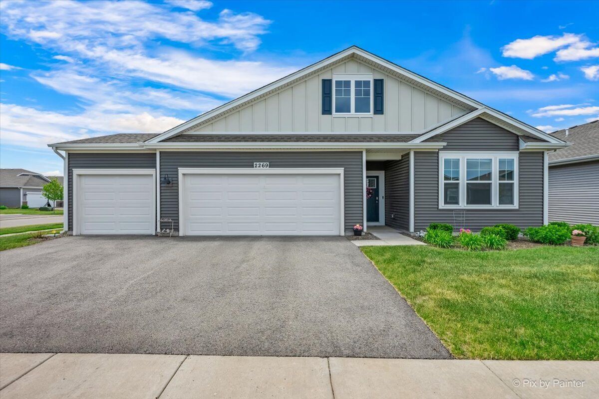 Property Photo: 2269 Elderberry Court IL 60097