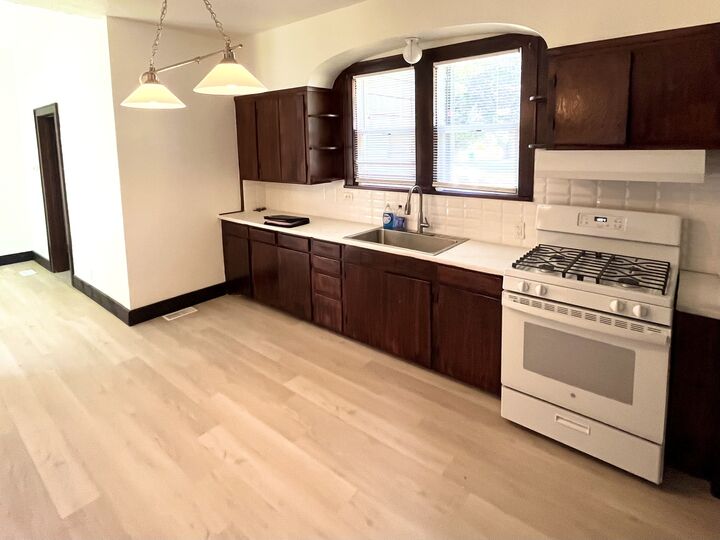 Property Photo: 112 W Grant Street IL 61364