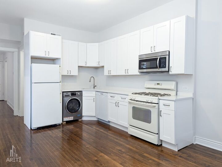 Property Photo: 2633 W Haddon Avenue 3R IL 60622