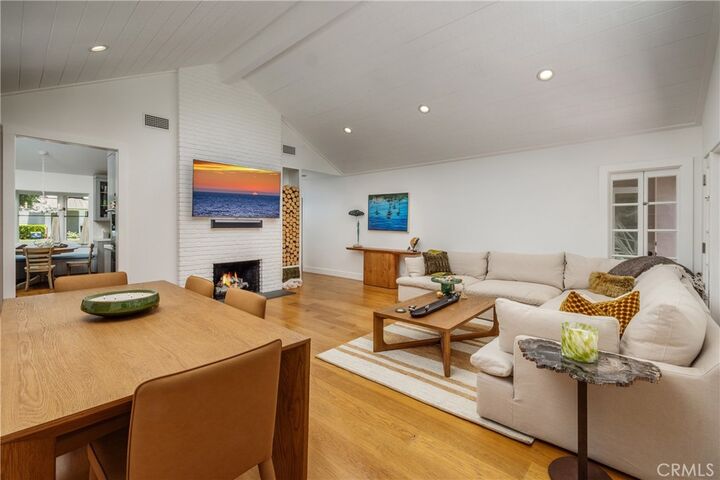 Property Photo:  415 Walnut  CA 92627 