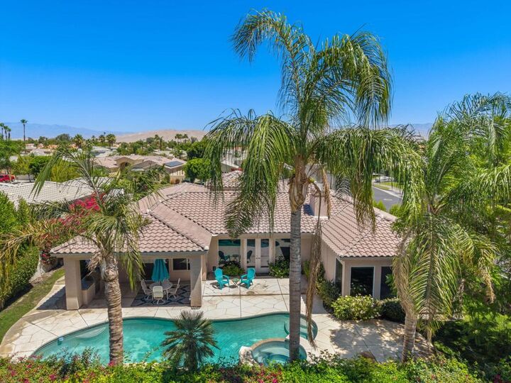 Property Photo:  31 Sherwood Road  CA 92270 