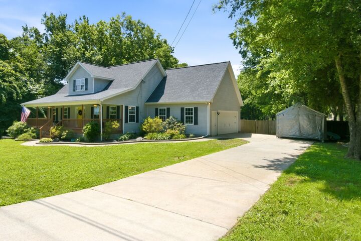Property Photo:  1941 Thompson Rd  TN 37128 