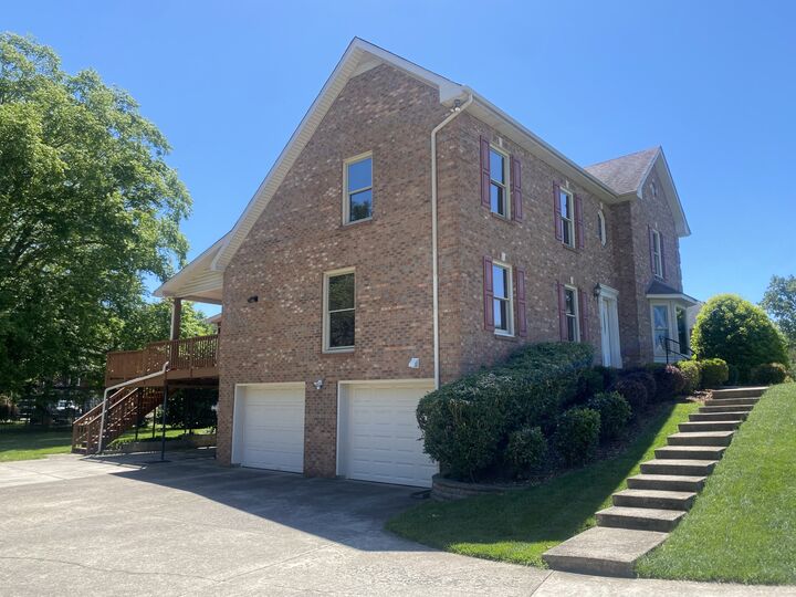 Property Photo:  211 Chelsea Ct  TN 37043 