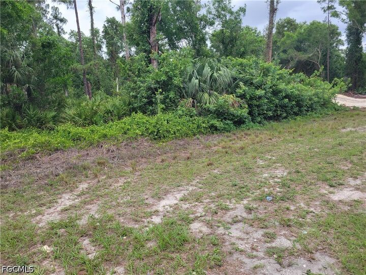 Property Photo:  963 Grant Boulevard  FL 33974 