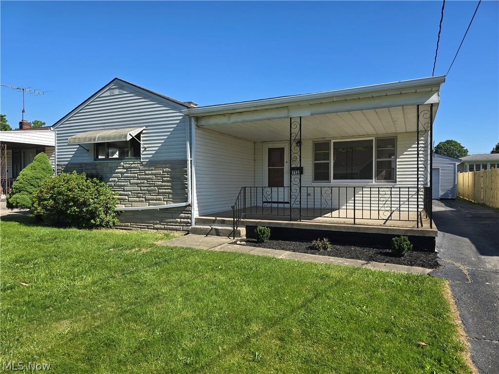 Property Photo: 1122 Detroit Avenue OH 44502