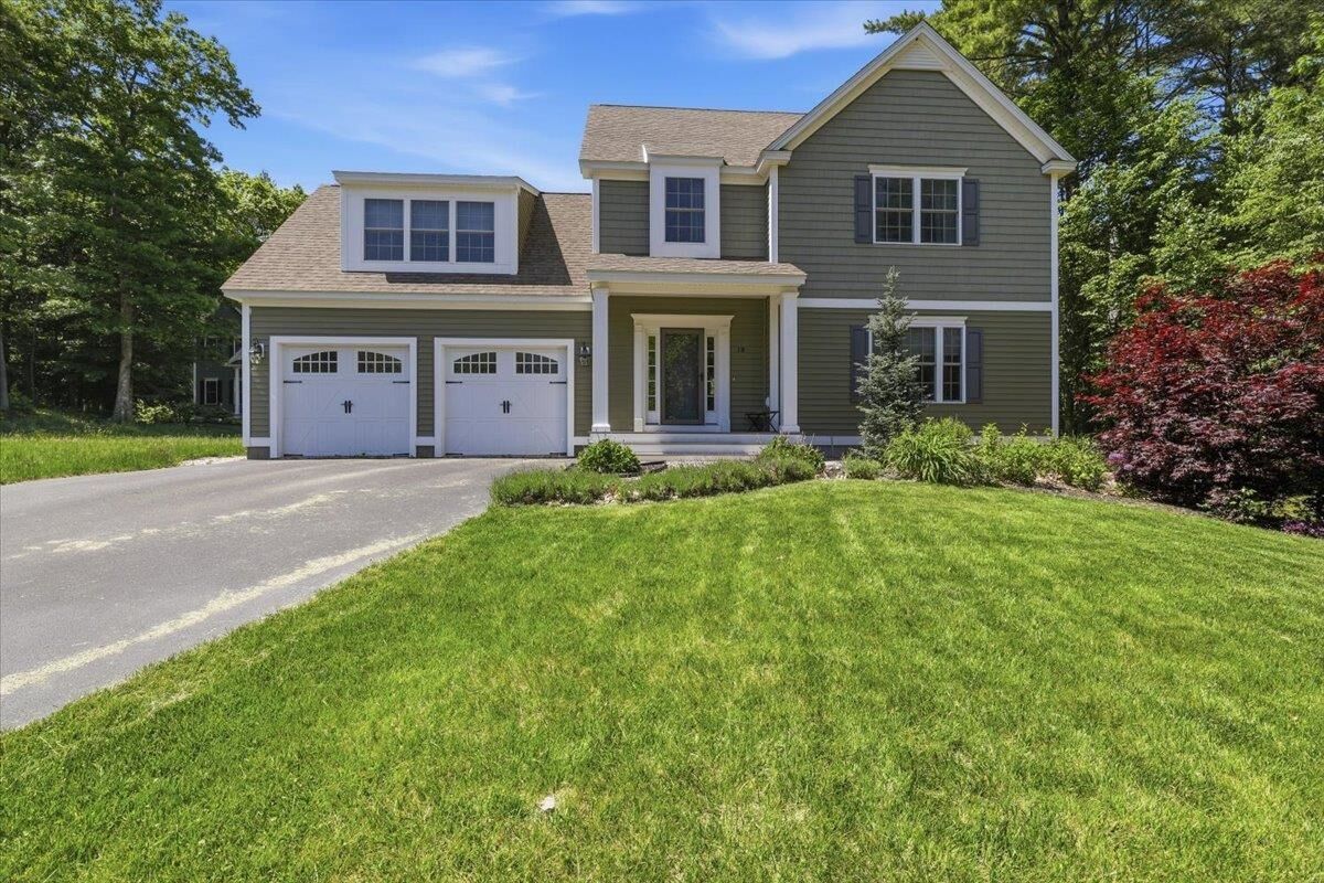 Property Photo:  18 Hawthorne Drive  NH 03032 