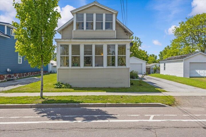 Property Photo:  280 Lake Street  VT 05478 