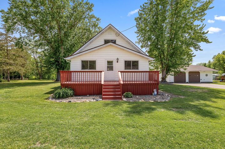 Property Photo:  124 E 6th Street  MN 56475 