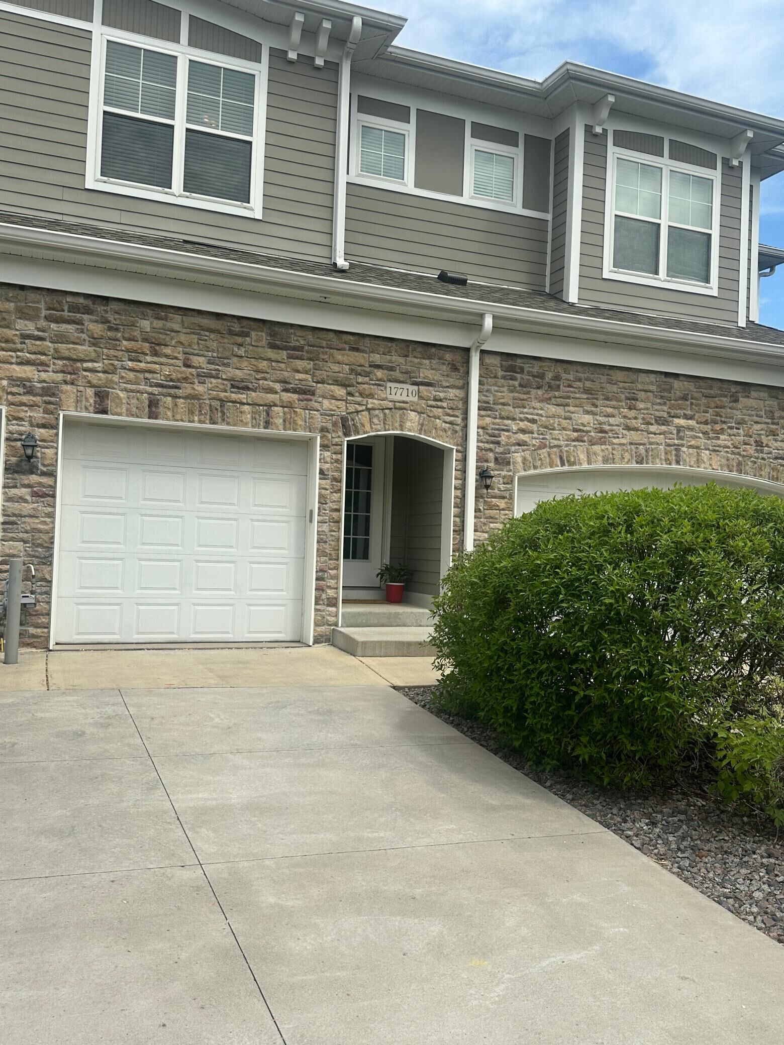 Property Photo:  17710 Valley Cove Ct  MN 55391 