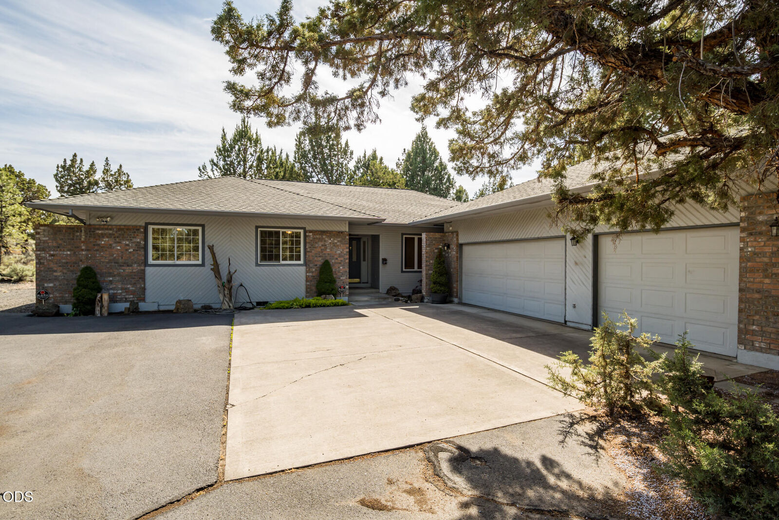 Property Photo:  64507 McGrath Road  OR 97701 