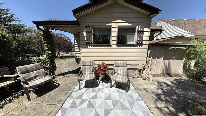 Property Photo:  189 Brydges Street  ON N5A 1S2 