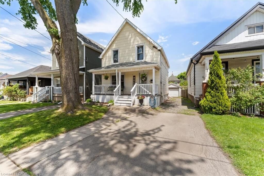 Property Photo:  17 Craigmiller Avenue  ON L8L 3H9 