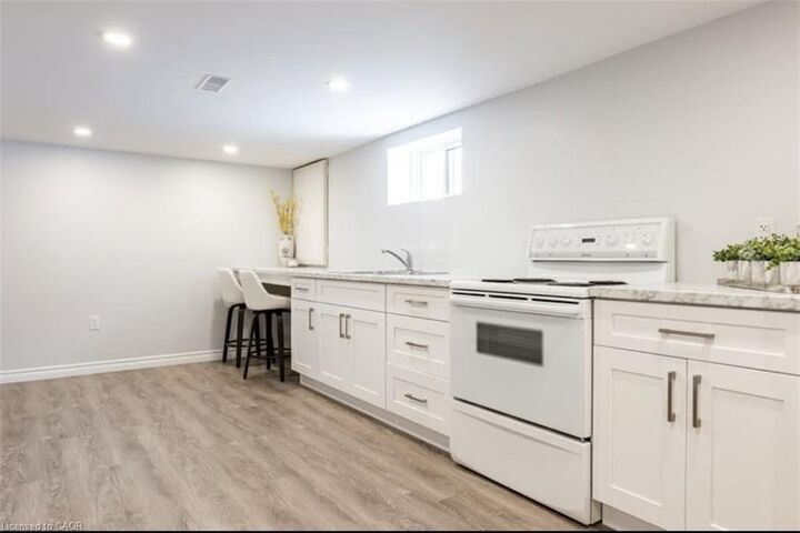 Property Photo:  169 Wallace Avenue S Lower  ON L3B 1R4 