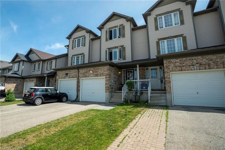 Property Photo:  26 Chantilly Street  ON N2R 1V6 