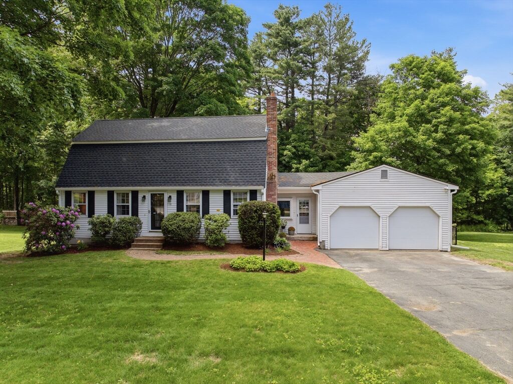 Property Photo:  10 Arnold Road  MA 01701 