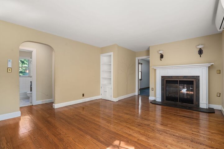 Property Photo:  18 Lake St  MA 01545 