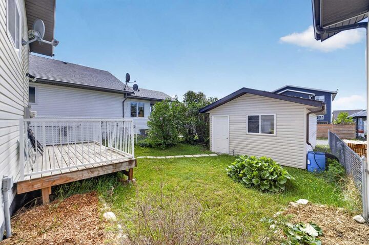 Property Photo:  621 5 Avenue SW  AB T0M 0X0 